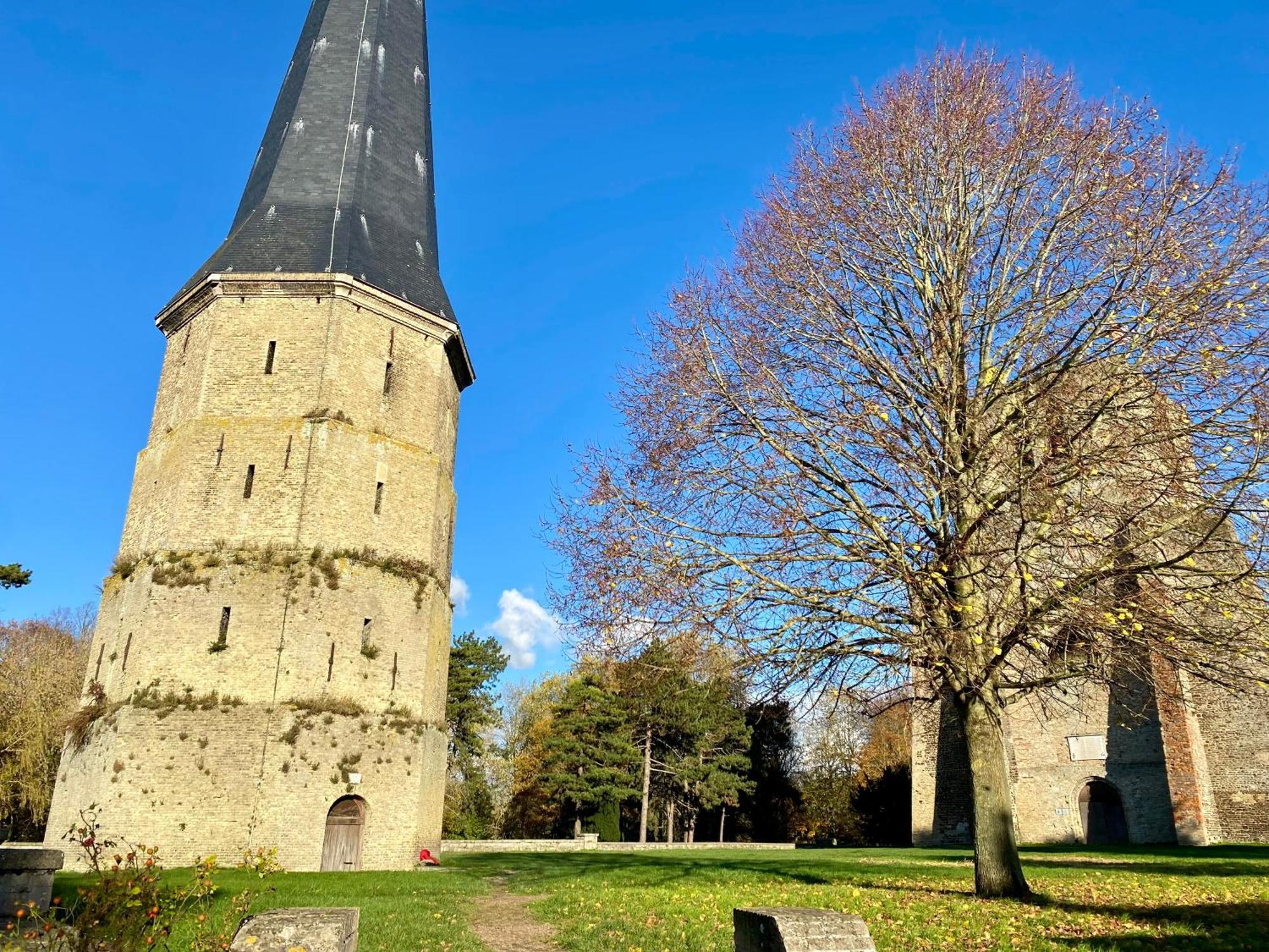 Gite De La Tour Carree Bergues Buitenkant foto